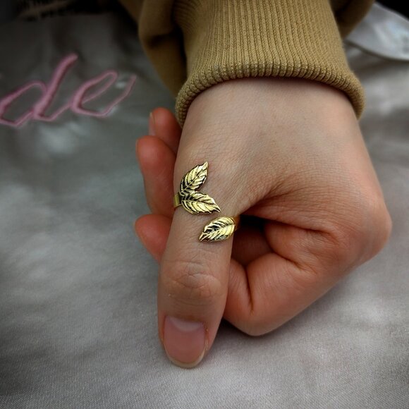 Leaf Wrap Ring - Picture 2 of 3